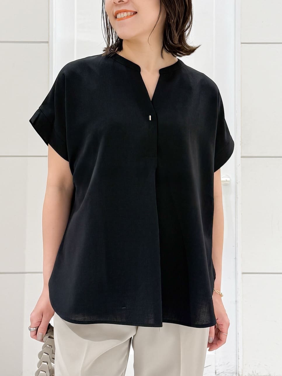 yuka.aさんの「OPAQUE.CLIP｜《7色展開／SS-LLサイズ》ストレッチスキッパーブラウス／セットアップ対応【洗濯機洗い可／防シワ】」を使ったコーディネート