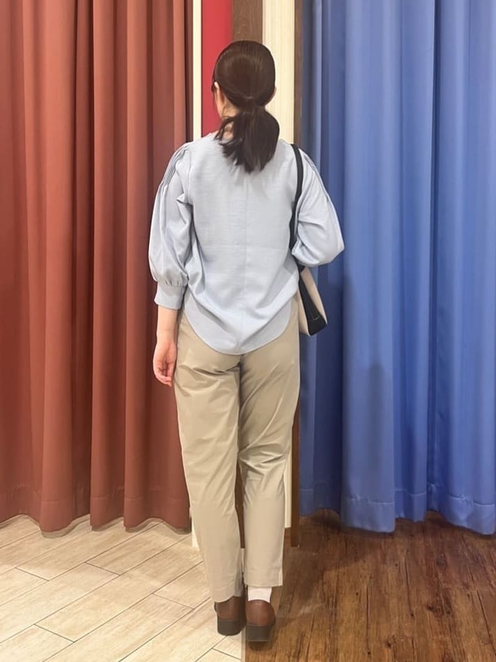 ゑさんの「SHOO･LA･RUE｜◆【洗える/S-LL/ひんやり】さらっとしたタッチが癖になる ストレッチテーパードパンツ」を使ったコーディネート
