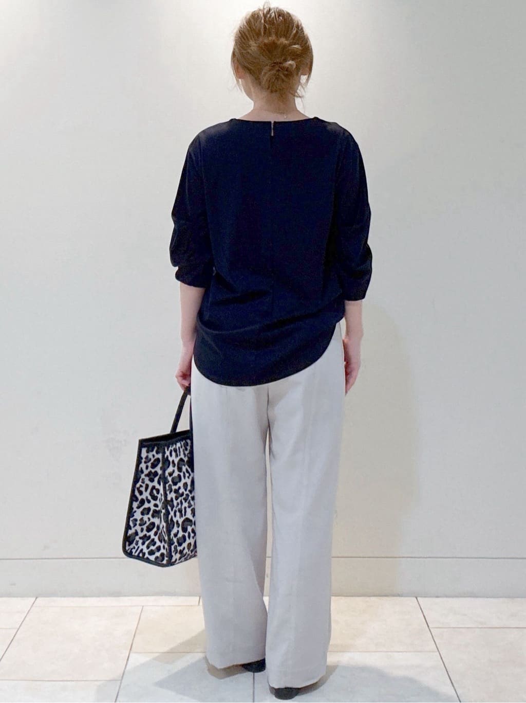 S&auml;K&iuml;さんの「Reflect｜◆【腰周りカバー】すっきり見えAラインカットソー」を使ったコーディネート