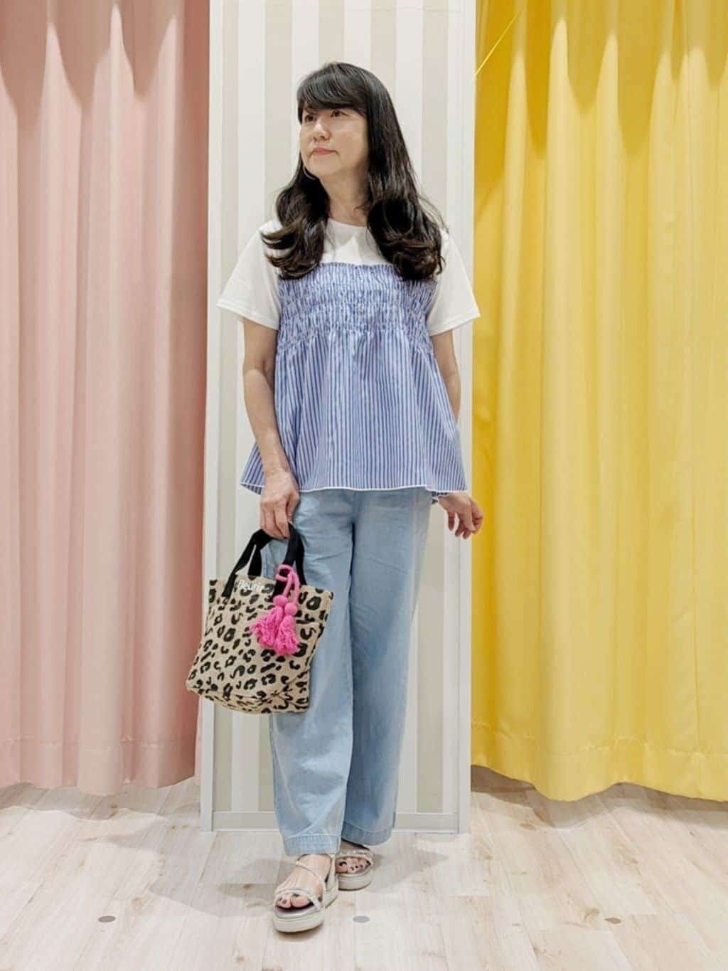 かずみさんの「SHOO･LA･RUE｜◆【洗える/S-LL】ウエストゴムが楽ちん さらさらワイドデニム」を使ったコーディネート