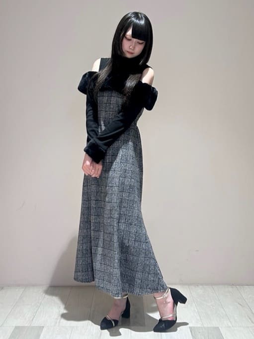 しおりんさんの「ESPERANZA｜セパレートラインパンプス」を使ったコーディネート