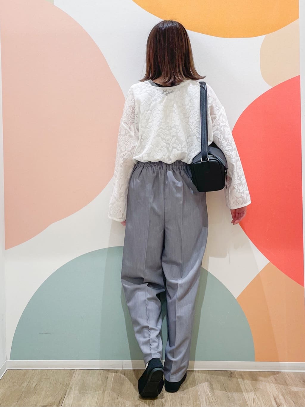 とまとさんの「SHOO･LA･RUE｜◆【洗える/S-LL】シアーネックがこなれ見え リブタンクトップ」を使ったコーディネート