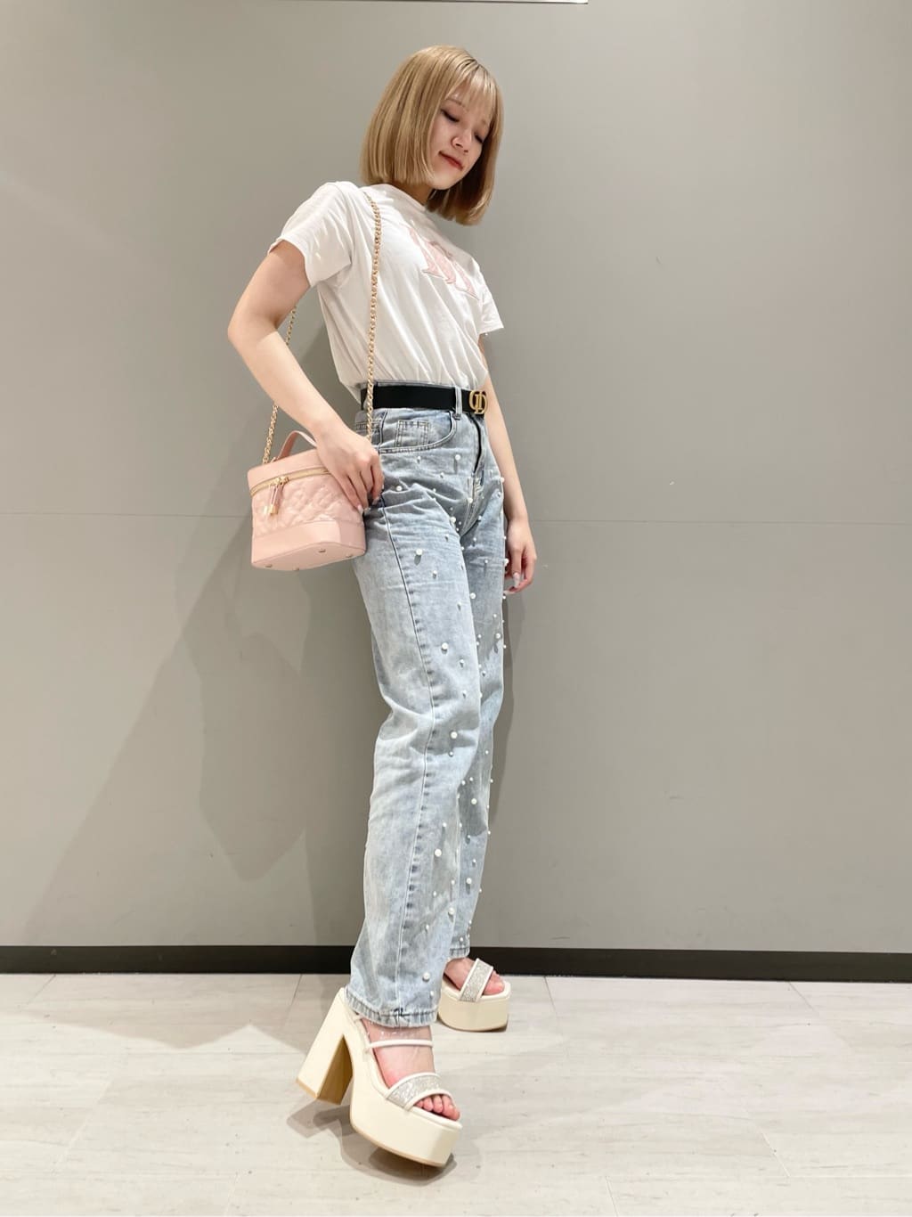 マナミさんの「ESPERANZA｜【ラク盛り／サンダル】リピーター続出／脚長美脚　ミュールサンダル」を使ったコーディネート