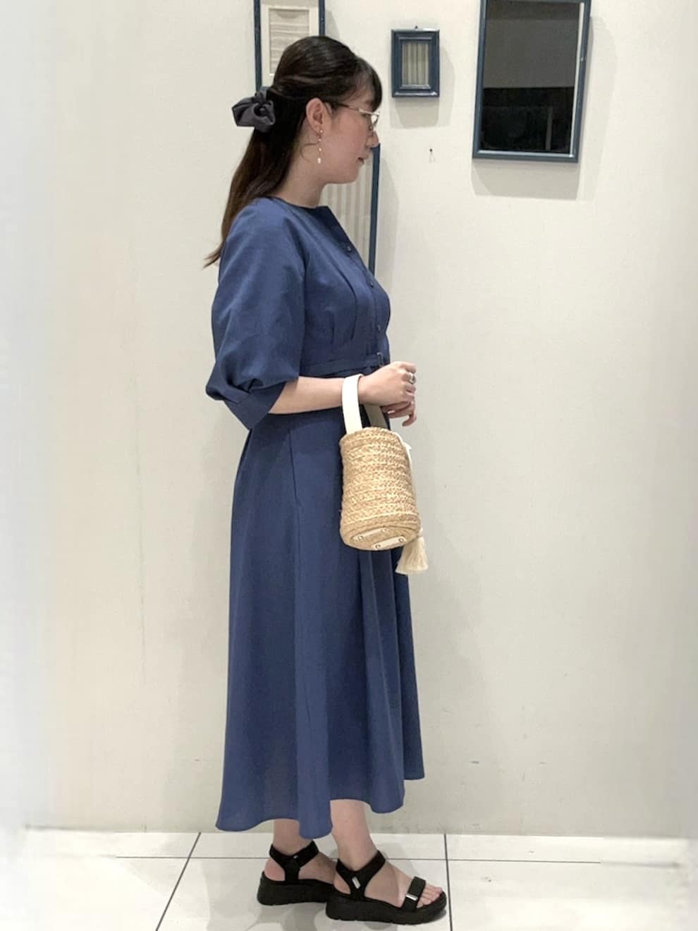 nanakoさんの「grove｜◆ラフィアバケツタッセル巾着ショルダー」を使ったコーディネート