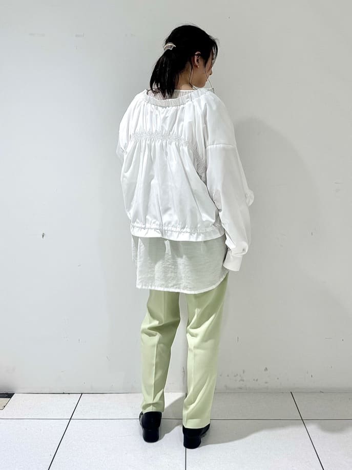 そんさんの「INDIVI｜【接触冷感／セットアップ対応】イージーテーパードパンツ【通勤・セレモニー】」を使ったコーディネート