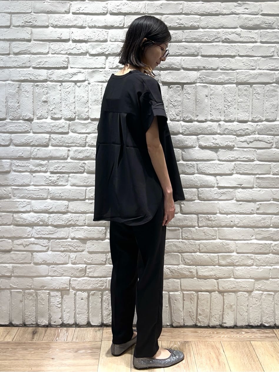 ももちぃさんの「index｜《7色展開／SS-LLサイズ》ストレッチスキッパーブラウス／セットアップ対応【洗濯機洗い可／防シワ】」を使ったコーディネート