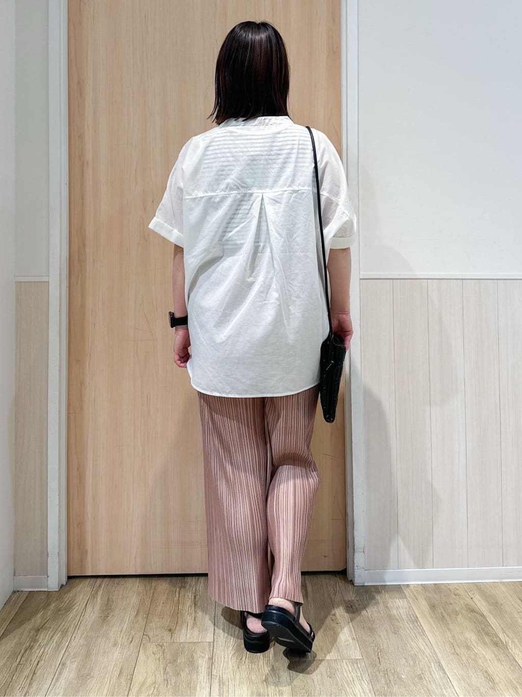 mimoさんの「SHOO･LA･RUE｜◆【洗える/S-LL】色違いで揃えたい テレコリブタンクトップ」を使ったコーディネート