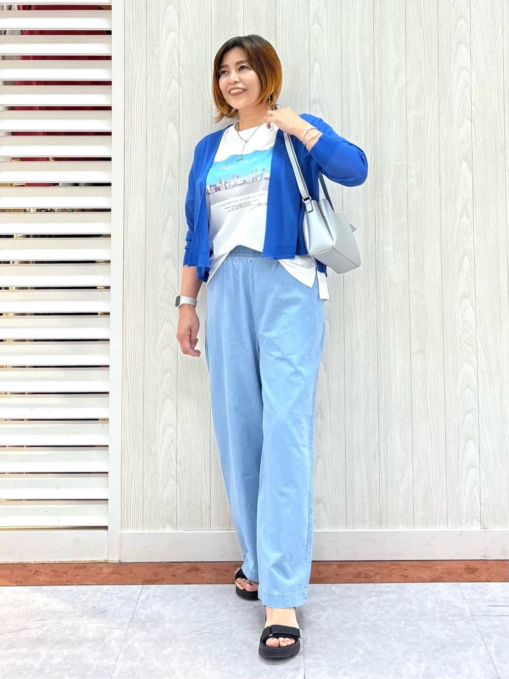 もっちさんの「SHOO･LA･RUE｜◆【洗える/S-LL】ウエストゴムが楽ちん さらさらワイドデニム」を使ったコーディネート