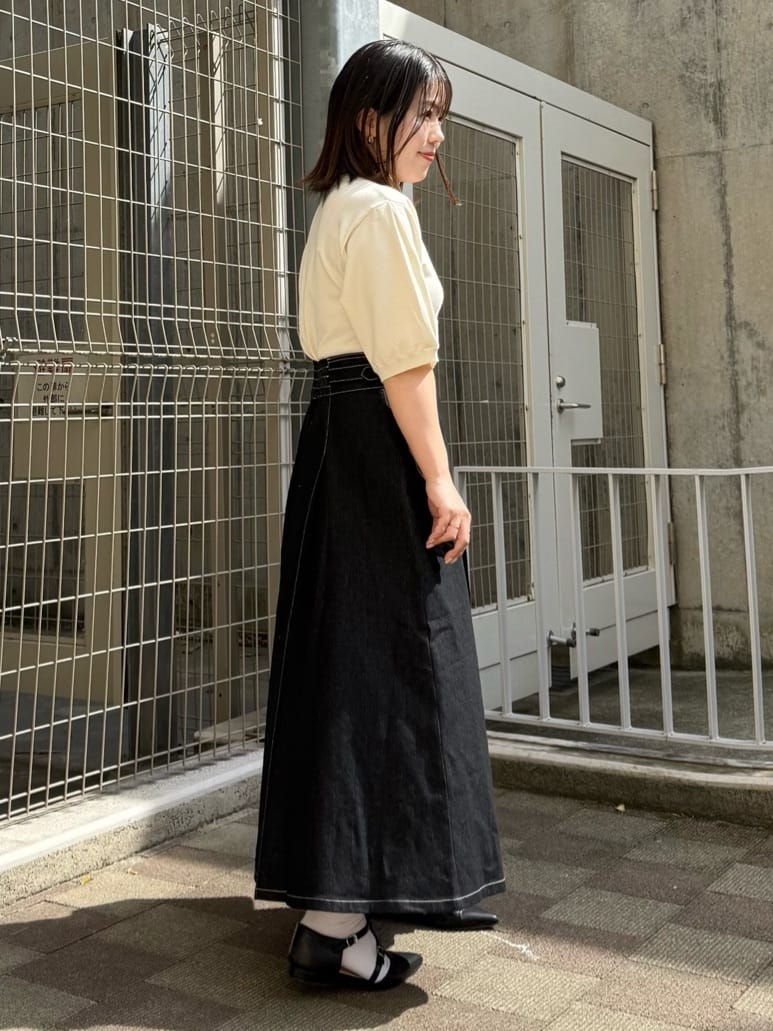 chさんの「THE SHOP TK｜シーズンレスで使える デニムタックスカート/洗える」を使ったコーディネート