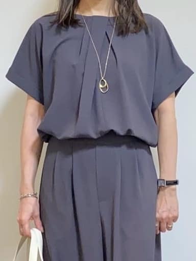 tomoさんの「UNTITLED｜ライトダブルリングネックレス」を使ったコーディネート