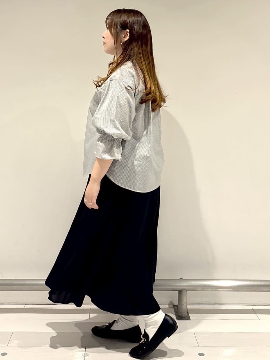 nakamuraさんの「Reflect｜◆【洗える】キャンディースリーブブラウス」を使ったコーディネート