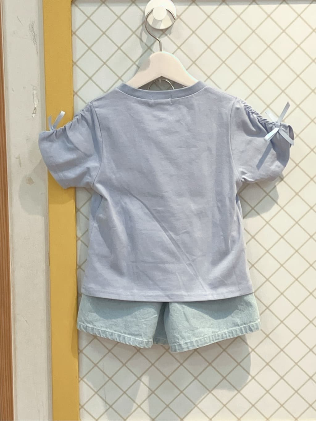 蒼さんの「SHOO･LA･RUE｜◆【100-150cm】スノードームオーガンジーTシャツ」を使ったコーディネート