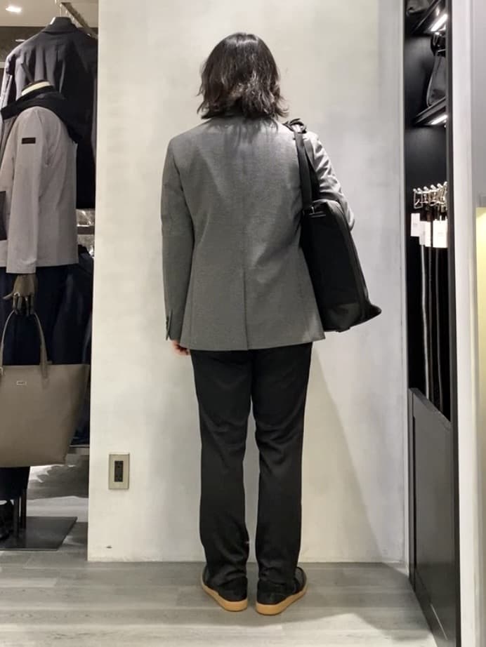 nishiさんの「TAKEO KIKUCHI｜【ONOFF対応】TRダブルニット ストレッチパンツ」を使ったコーディネート