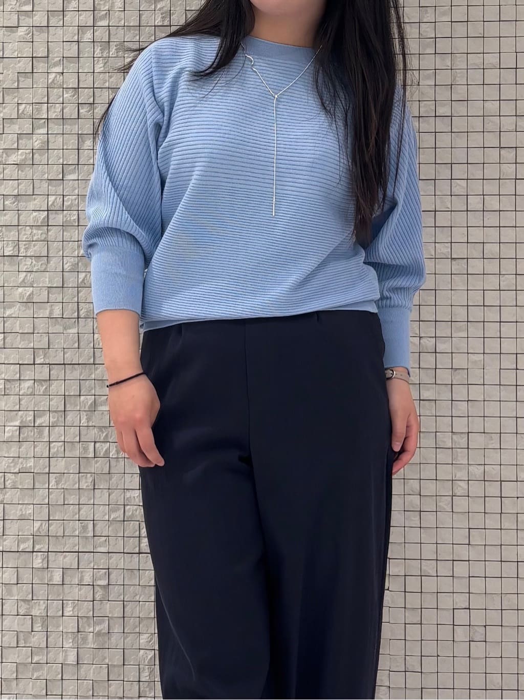 MEGUMIさんの「INDIVI｜【褒められパンツ／洗える／ウエストゴム】ワイドタックパンツ」を使ったコーディネート