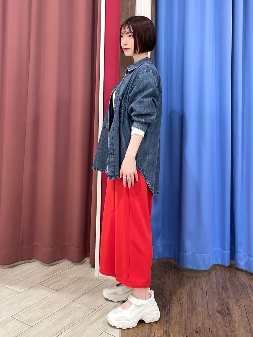るるさんの「SHOO･LA･RUE｜◆【洗える】洗濯後しわになりにくい カットジョーゼット ナロースカート」を使ったコーディネート