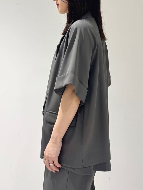 そんさんの「INDIVI｜【接触冷感／セットアップ対応】イージーテーパードパンツ【通勤・セレモニー】」を使ったコーディネート