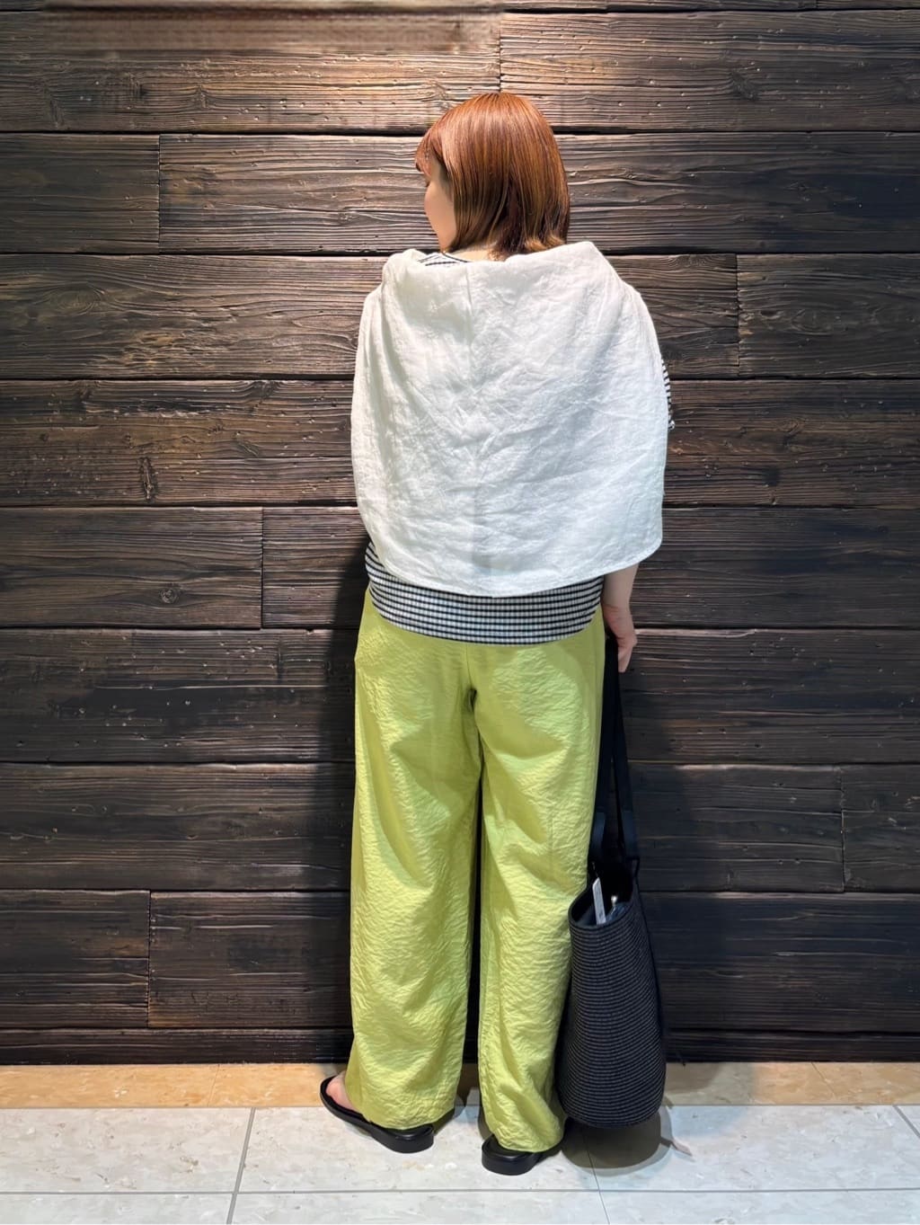 sakuさんの「INDIVI｜【洗える／UVケア／SETUP可能】ドロストワイドパンツ」を使ったコーディネート
