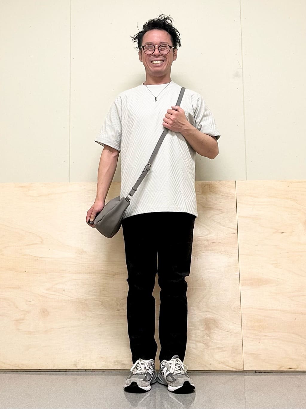 KENJI Iさんの「THE SHOP TK｜【オールシーズン穿ける！】7DAYSストレッチへリンボンパンツ　ON&hArr;OFF兼用」を使ったコーディネート