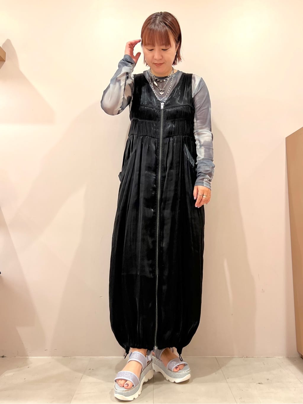 TAKAさんの「ESPERANZA｜厚底ラメスポサン」を使ったコーディネート