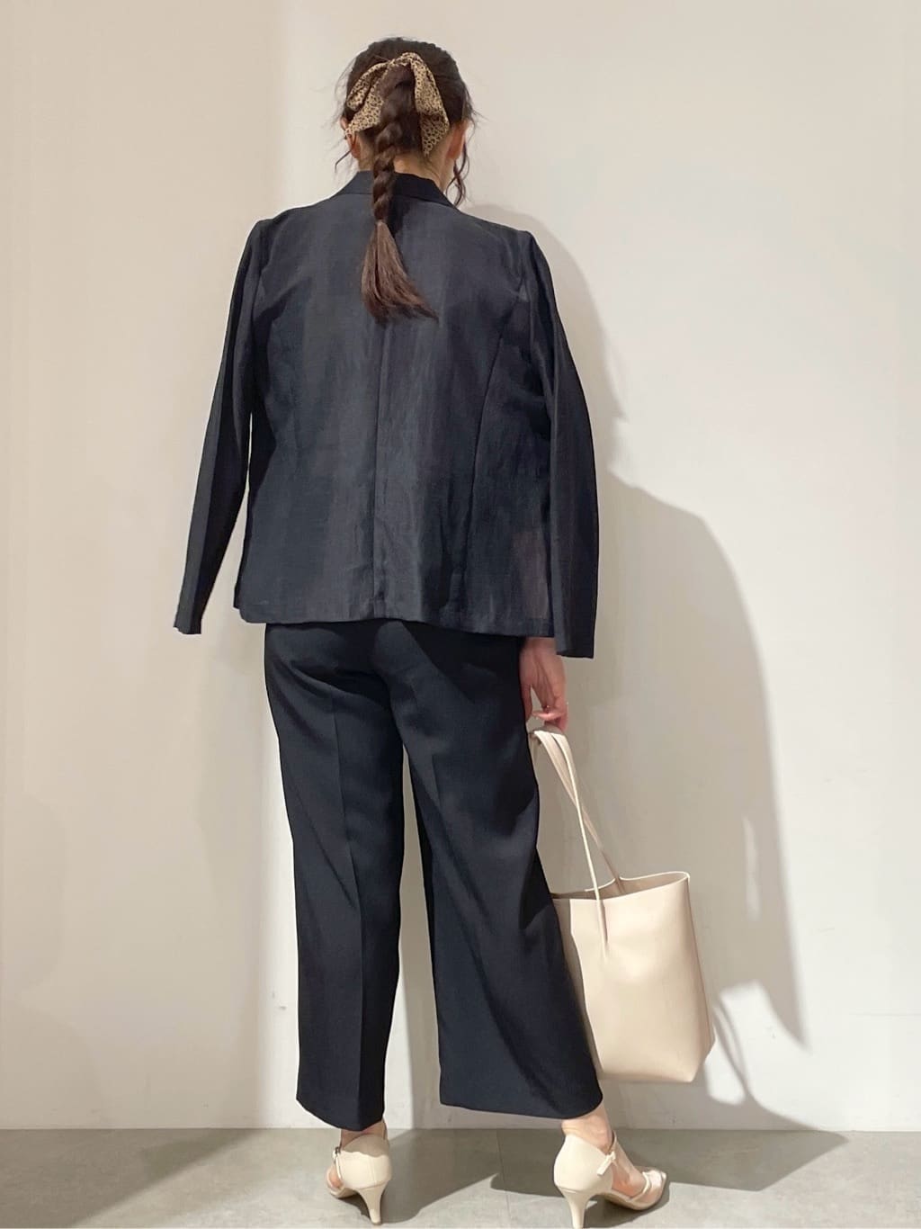 kanahoさんの「OPAQUE.CLIP｜麻調シアーダブルブレストテーラードジャケット【洗濯機洗い可】」を使ったコーディネート