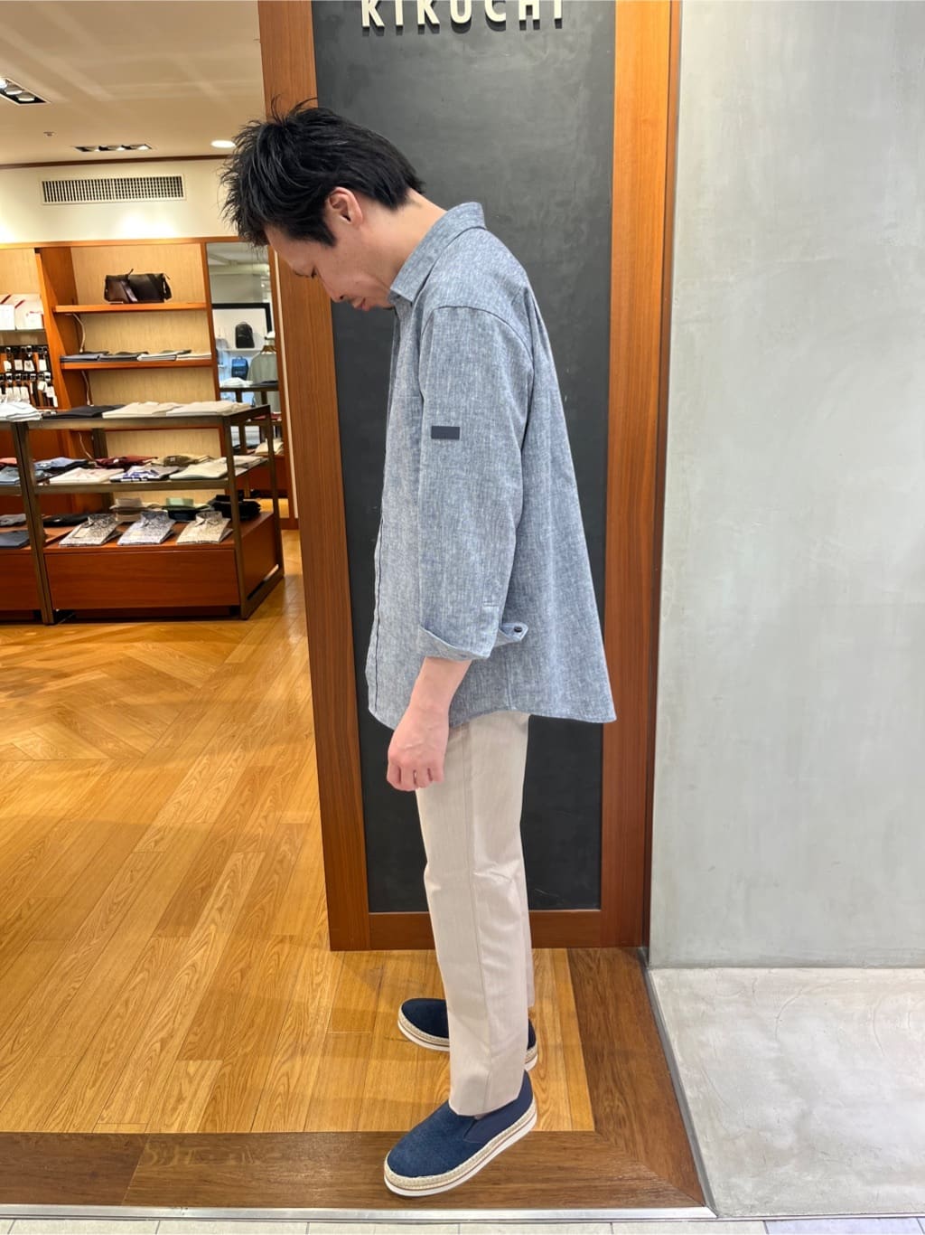 Yokochiさんの「TAKEO KIKUCHI｜【抗菌防臭／5サイズ展開】ハイゲージポンチ Tシャツ」を使ったコーディネート