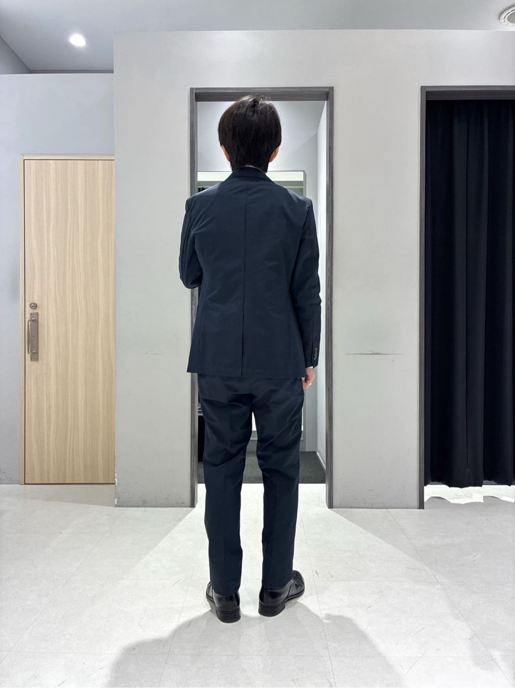 わいずみさんの「TAKEO KIKUCHI｜【Three by Three】シャイニーシャークピンヘッド ベスト / 3ピース対応」を使ったコーディネート
