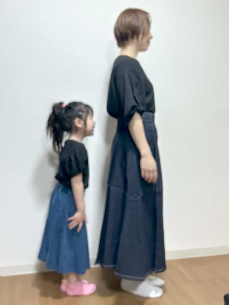 ga_riさんの「THE SHOP TK｜◆【110-150】タックプリーツスカート/親子リンク・洗濯機OK」を使ったコーディネート