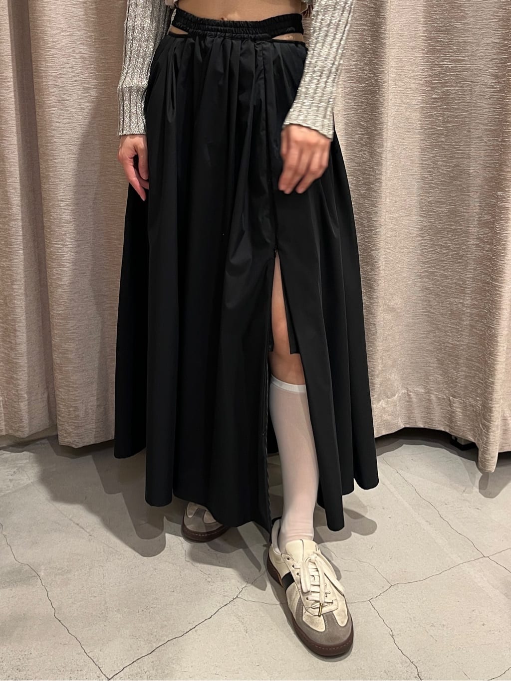 Rielさんの「CODE A｜side slit volume skirt」を使ったコーディネート