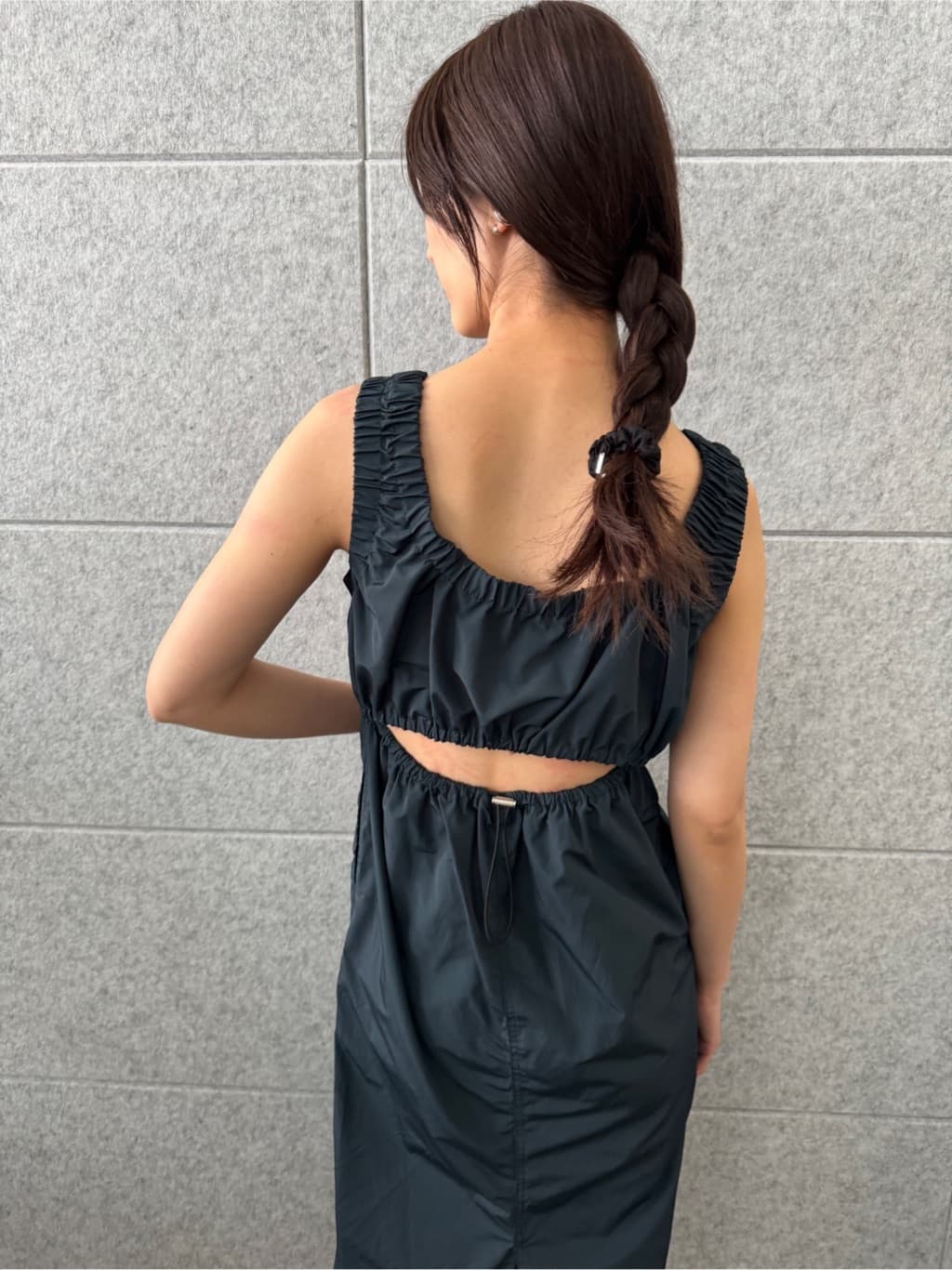 uchi__yamaさんの「CODE A｜sporty gathered dress」を使ったコーディネート