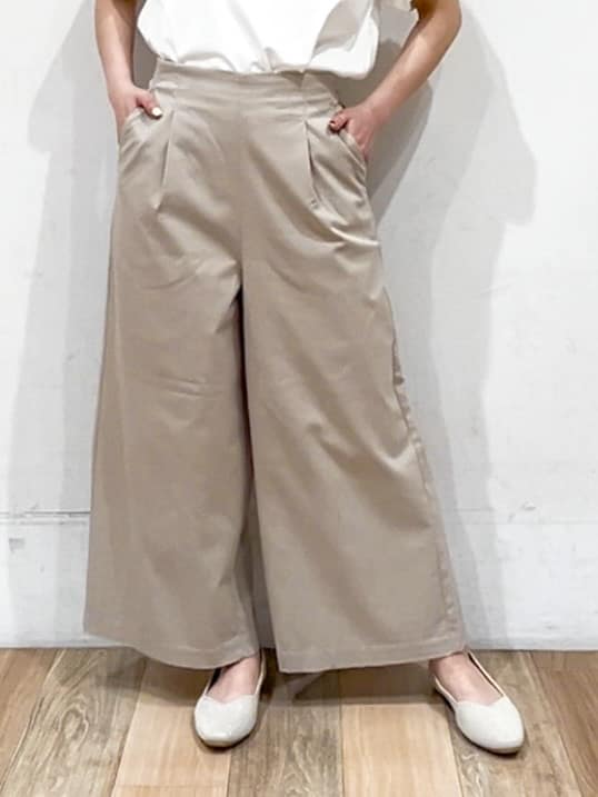 山さんさんの「grove｜サマーハイパーストレッチワイドパンツ」を使ったコーディネート
