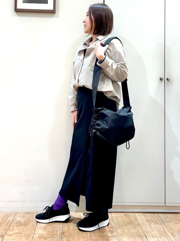 harusakuさんの「SHOO･LA･RUE｜◆【洗える/S-LL/UV/吸水速乾】洗濯後しわになりにくいリネンブレンドシャツ」を使ったコーディネート