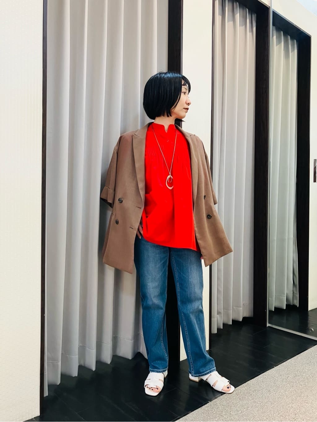 AYAさんの「INDIVI｜【褒められデニム】スリムストレート デニムパンツ」を使ったコーディネート