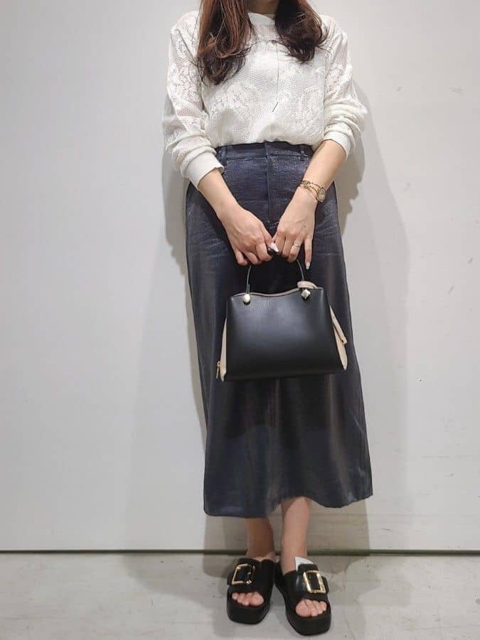 hmさんの「OPAQUE.CLIP｜◆フワラー柄シアーメッシュニット【洗濯機洗い可】」を使ったコーディネート