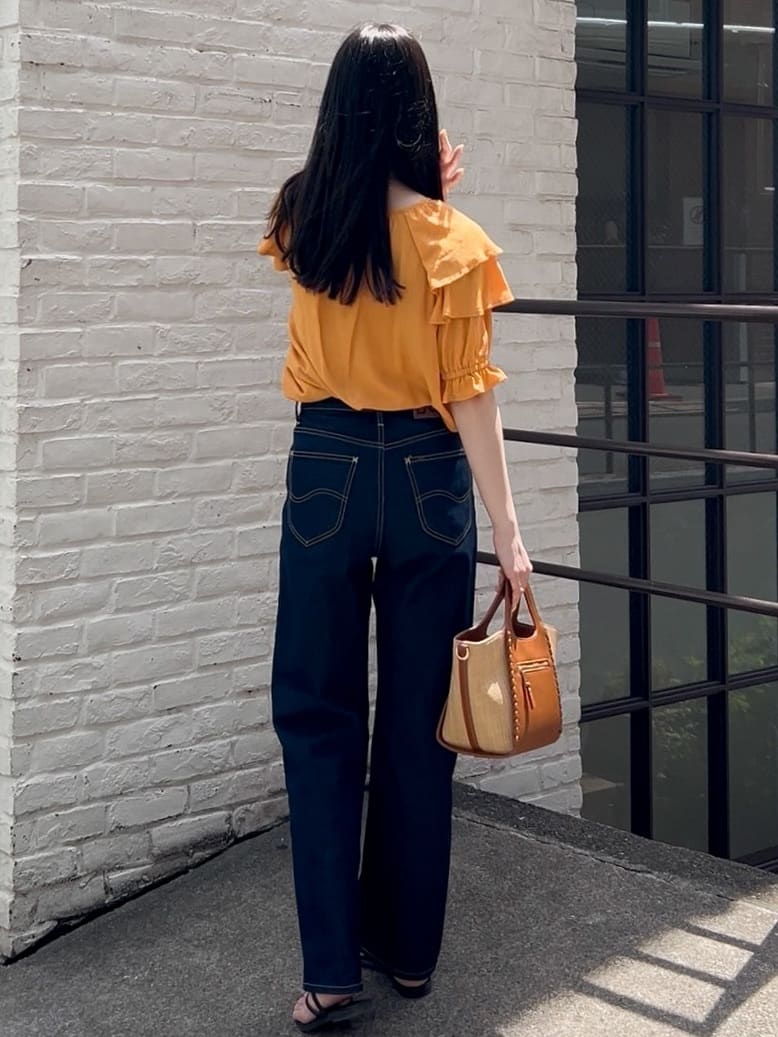 NATSUMIさんの「grove｜◆麻調ダブルフリルブラウス」を使ったコーディネート