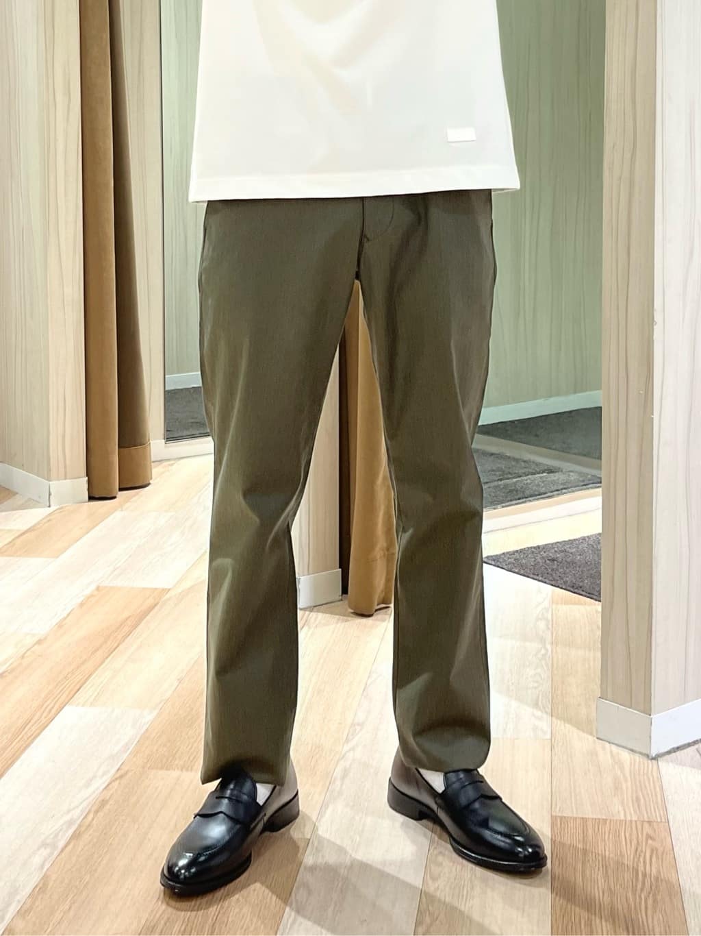URAさんの「TAKEO KIKUCHI｜【全7サイズ&times;8色展開！】トップマルチヘリンボン パンツ」を使ったコーディネート