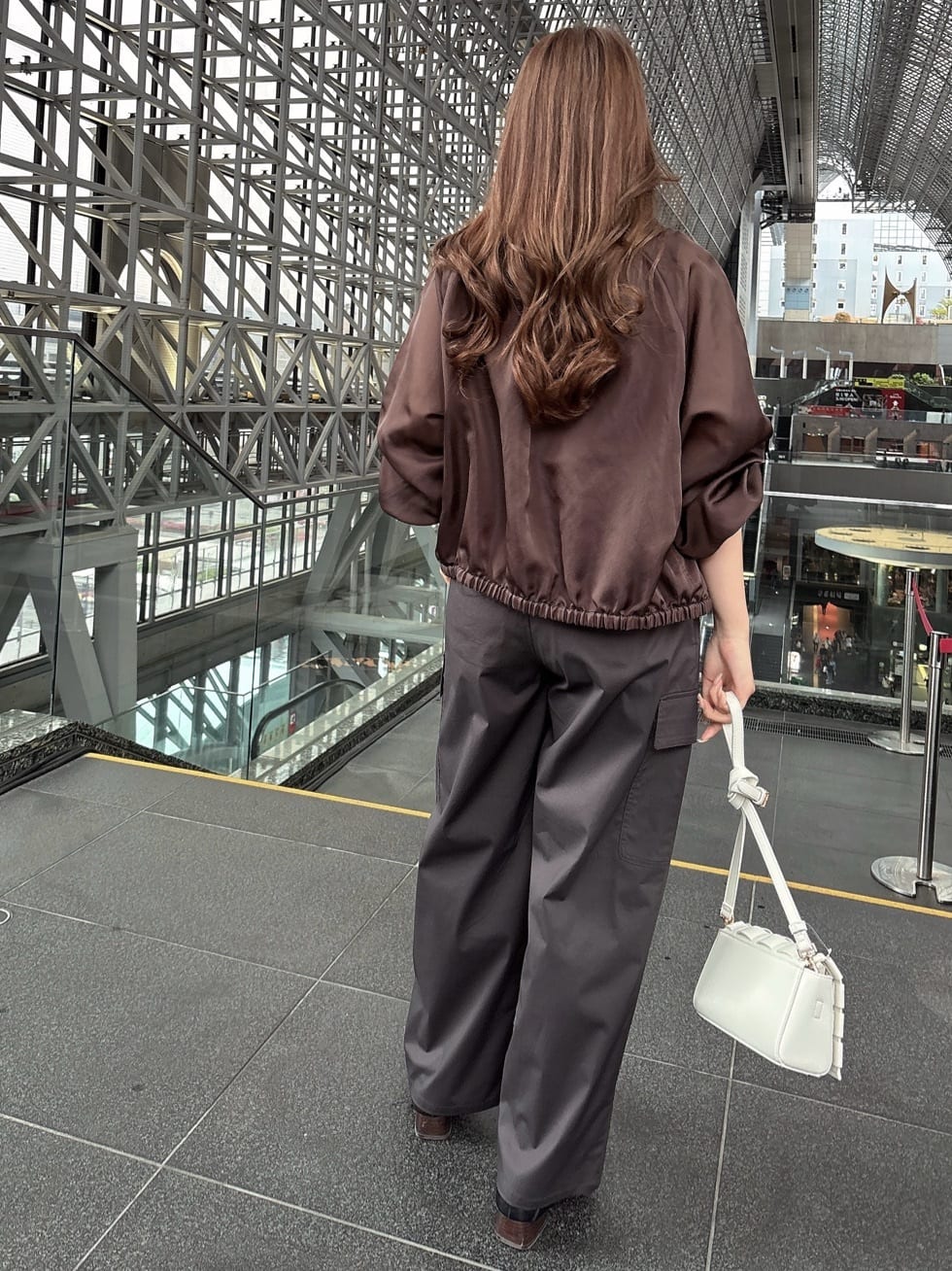 R.Kさんの「UNTITLED｜◆【洗える/スポーティー】ストレートカーゴパンツ」を使ったコーディネート