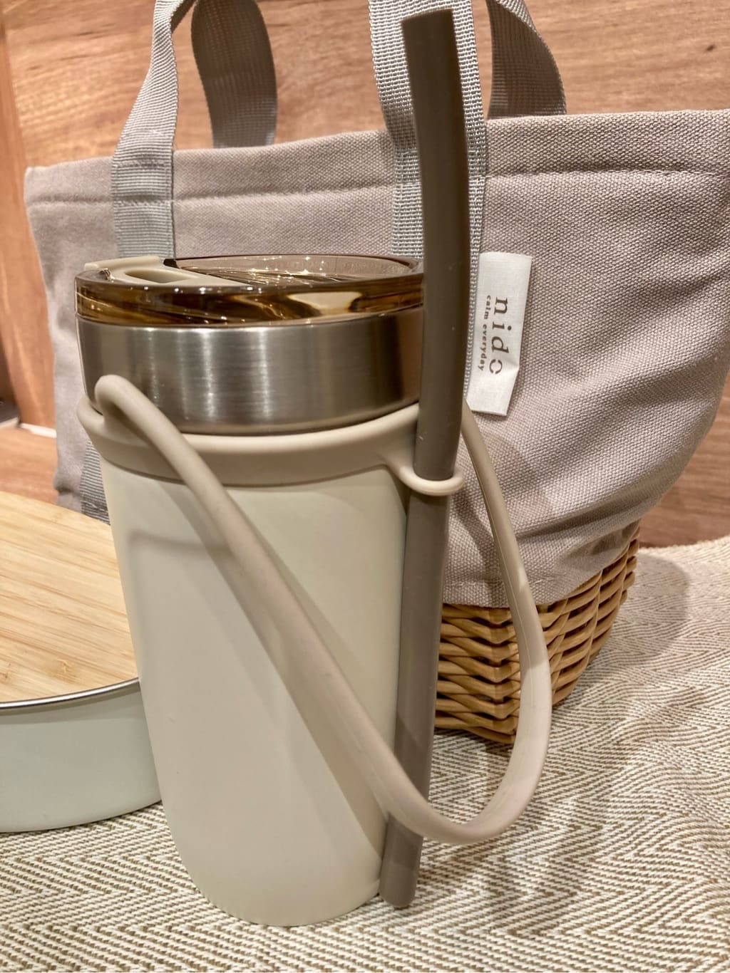 n.さんの「212 KITCHEN STORE｜ストロー付3wayタンブラー520ml チャコール」を使ったコーディネート