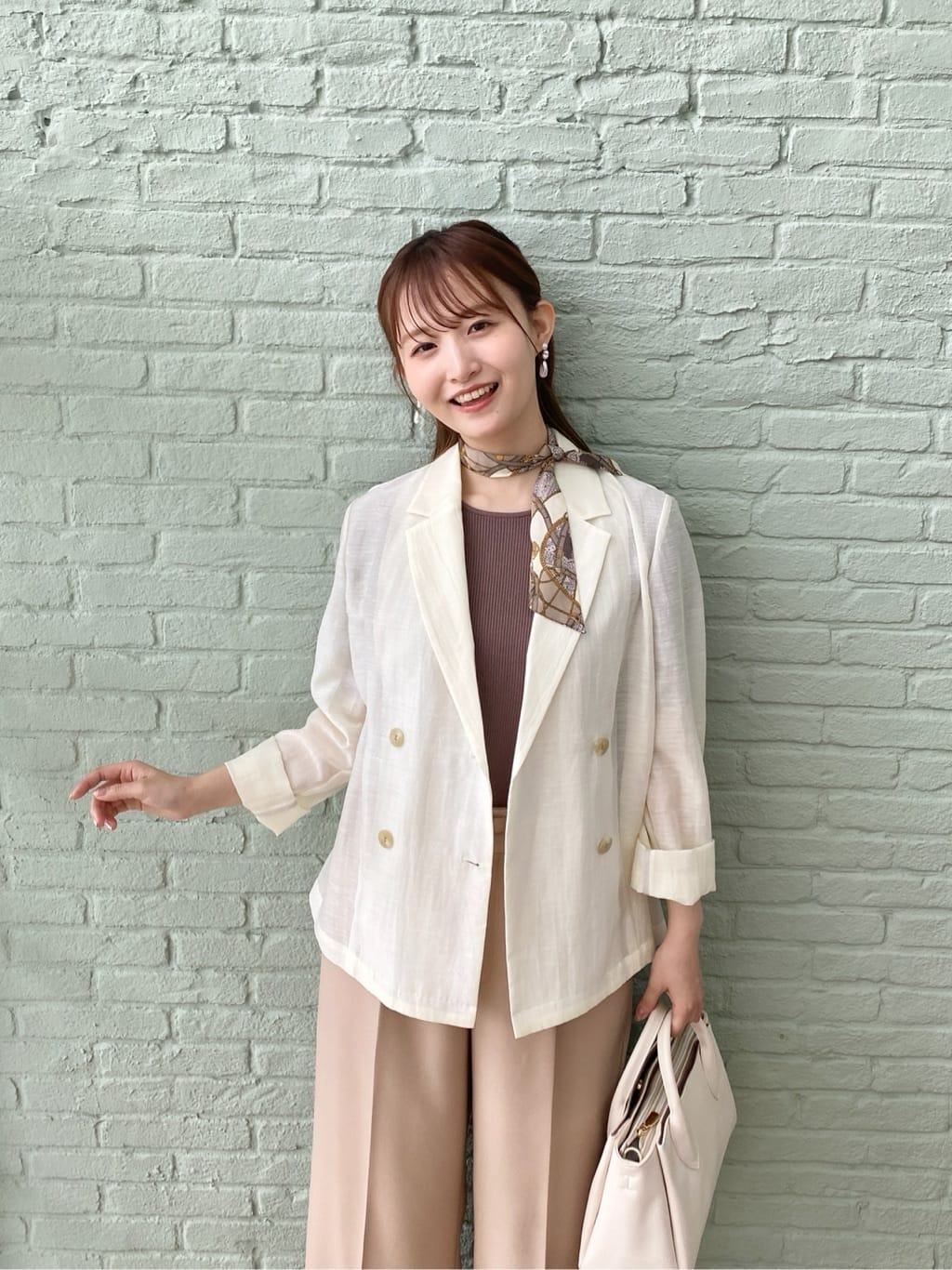 みさかさんの「index｜麻調シアーダブルブレストテーラードジャケット【洗濯機洗い可】」を使ったコーディネート