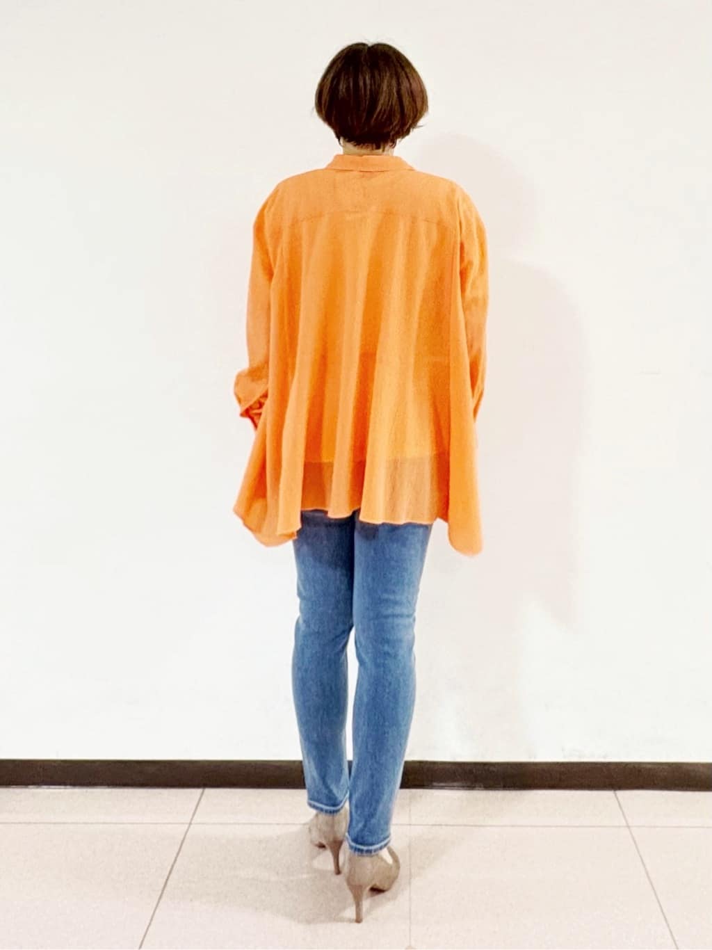 SAOさんの「INDIVI｜【通年活躍！褒められデニム】スキニー デニムパンツ」を使ったコーディネート