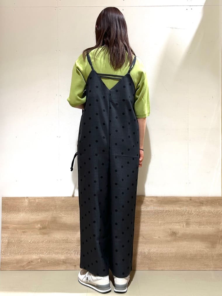 花さんの「SHOO･LA･RUE｜◆キラキラパーツ付き巾着ショルダーバッグ」を使ったコーディネート