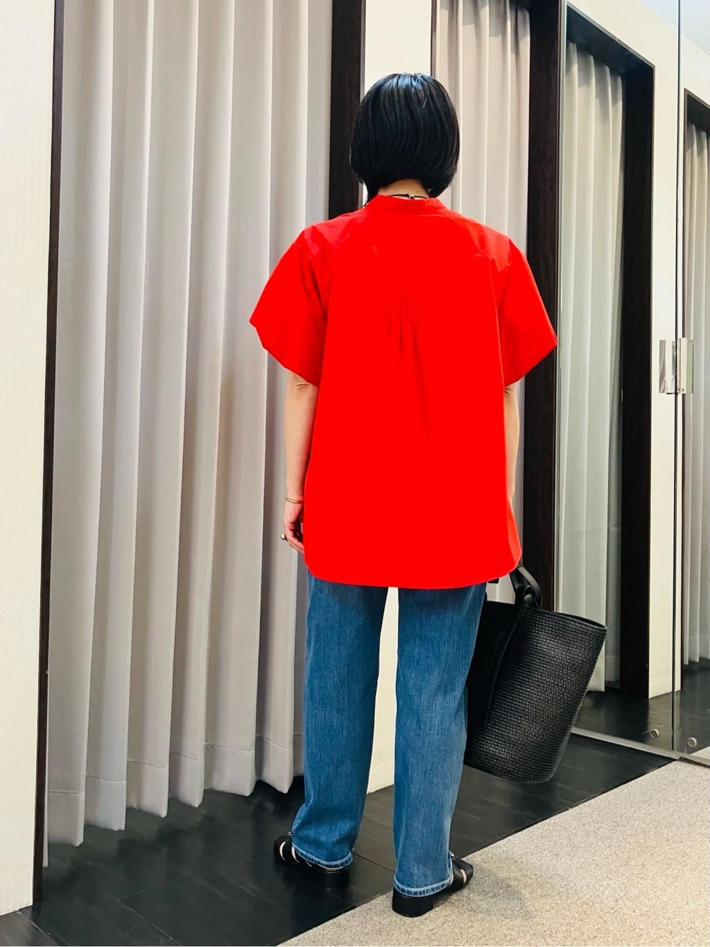 AYAさんの「INDIVI｜【褒められデニム】スリムストレート デニムパンツ」を使ったコーディネート