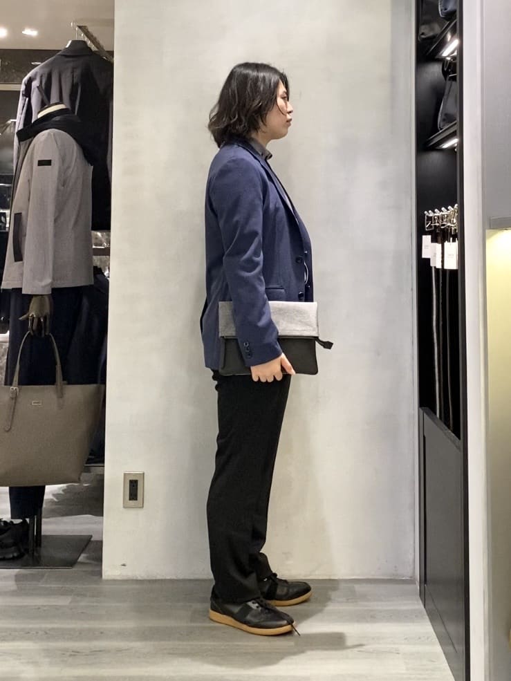 nishiさんの「TAKEO KIKUCHI｜【ONOFF対応】TRダブルニット ストレッチパンツ」を使ったコーディネート