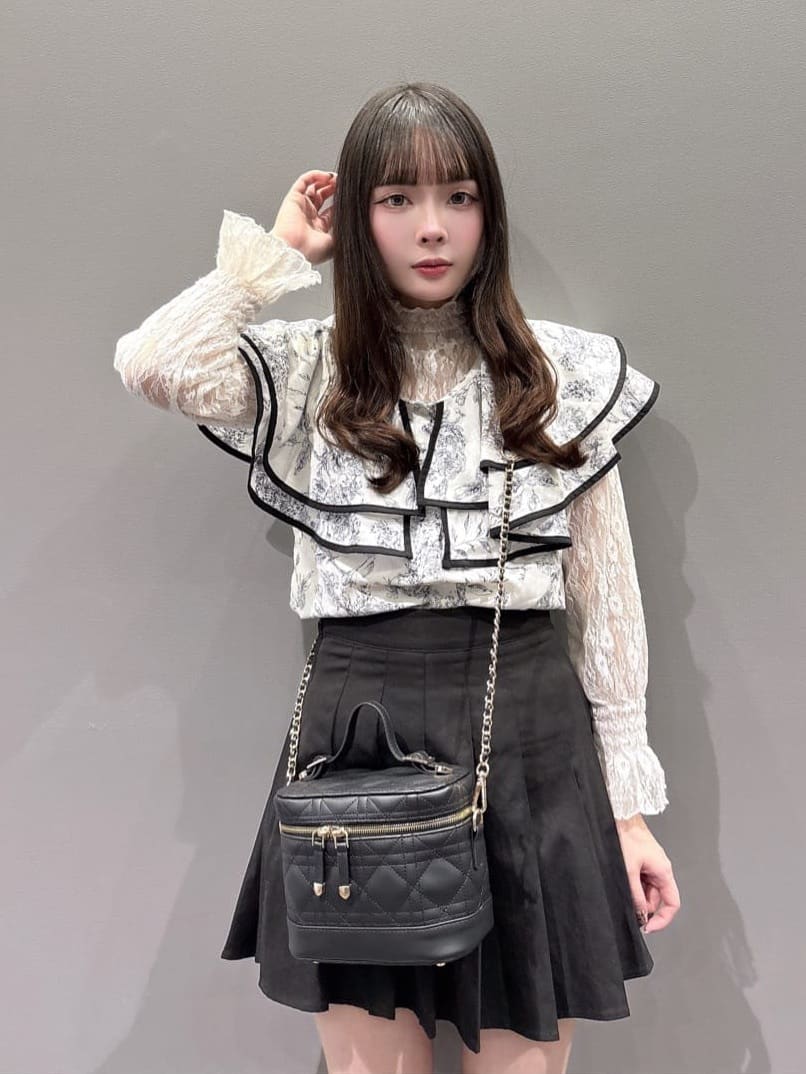 HUANG WEIHSUANさんの「ESPERANZA｜キルティングバニティ3WAYショルダー」を使ったコーディネート