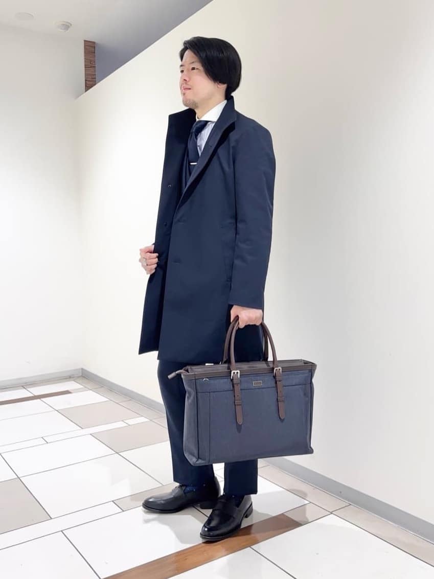 及川さんの「TAKEO KIKUCHI｜【Three by Three】シャイニーシャークピンヘッド スーツ/3ピース対応可」を使ったコーディネート