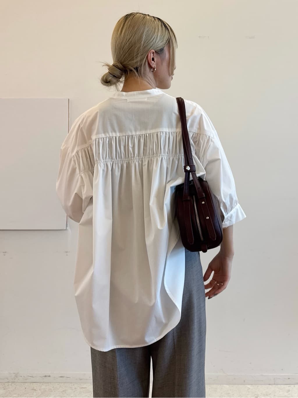 omaさんの「THE SHOP TK｜◆【体型カバー】6分袖バックシャーリングシャツ/洗える」を使ったコーディネート