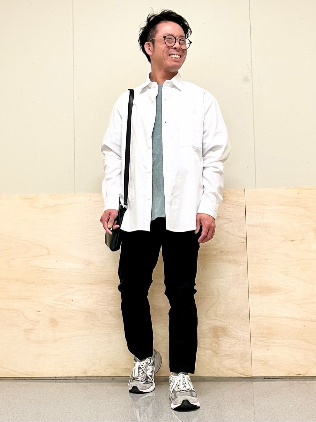 KENJI Iさんの「THE SHOP TK｜【オールシーズン穿ける！】7DAYSストレッチへリンボンパンツ　ON&hArr;OFF兼用」を使ったコーディネート