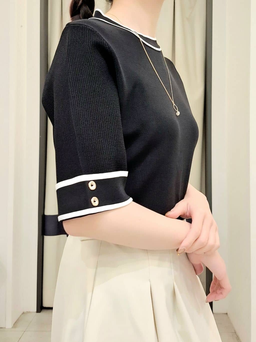 なーちゃんさんの「grove｜◆【ひんやり多機能】やわらかドライタッチワイドスリーブプルオーバー」を使ったコーディネート