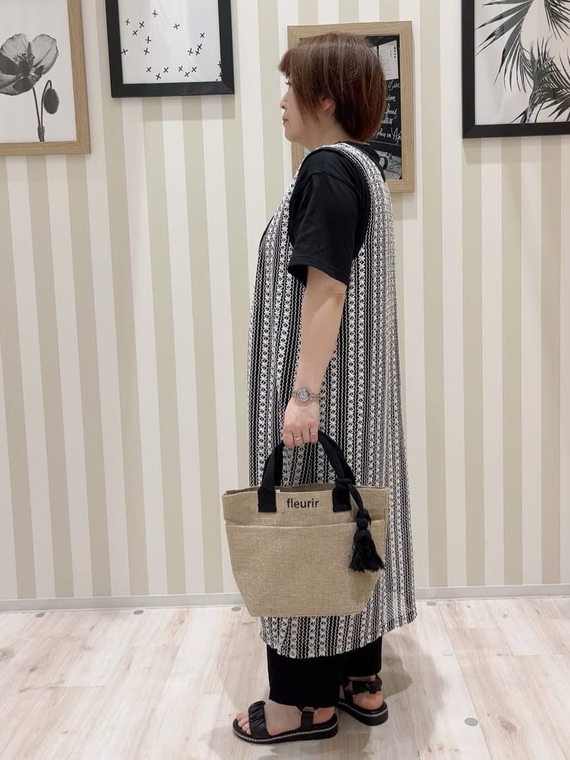 ma_miさんの「SHOO･LA･RUE｜◆【選べる4柄】コットンプリントロゴTシャツ」を使ったコーディネート