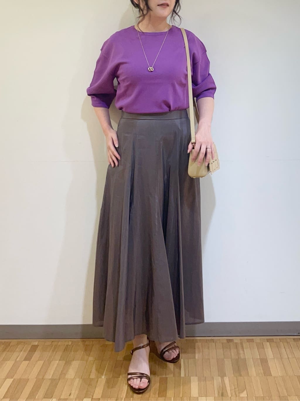 フナキさんの「UNTITLED｜◆【春の軽羽織り】ボリューム袖 ノーカラーブルゾン」を使ったコーディネート