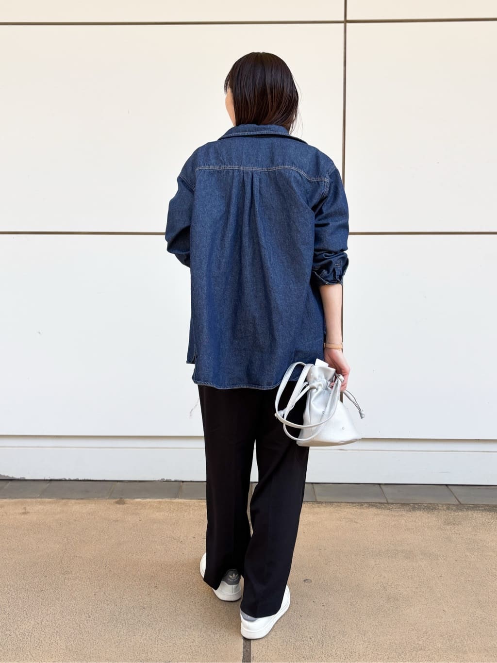 まいさんの「SHOO･LA･RUE｜◆【洗える/S-LL】大人のこなれコーデに やわらかデニムシャツ」を使ったコーディネート